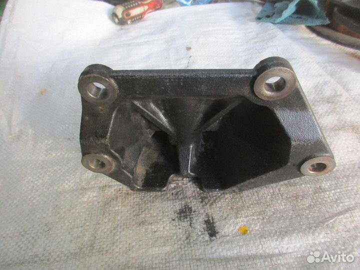 Кронштейн кпп Hyundai i40 2011-2019 (452113B680)