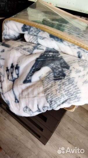 Пледы новые