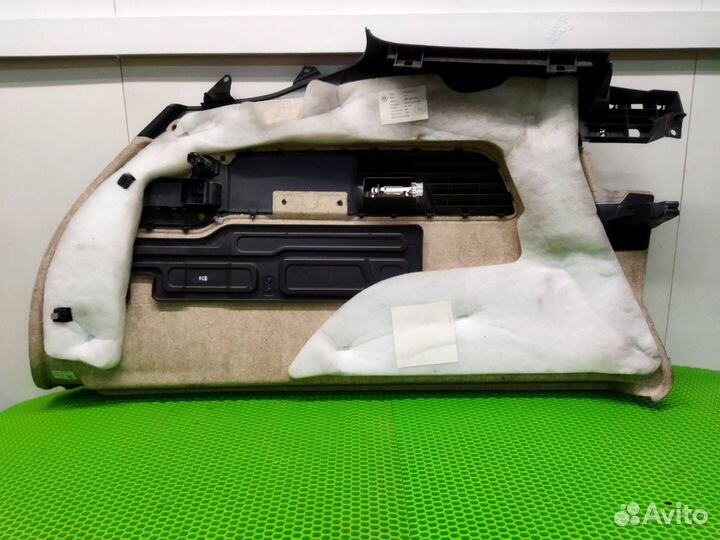 Обшивка багажника правая Volkswagen Touareg NF 7P5