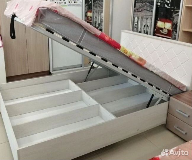 Спальный гарнитур