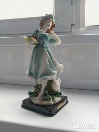 Статуэтка Пастушка