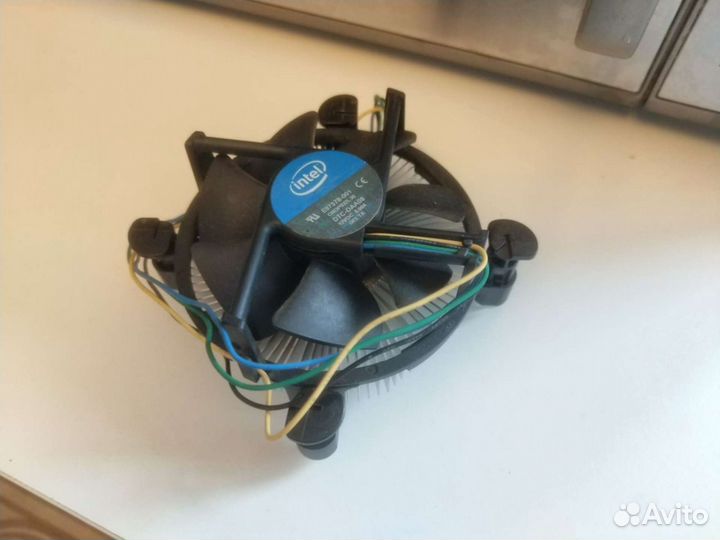 Кулер и процеccор i3