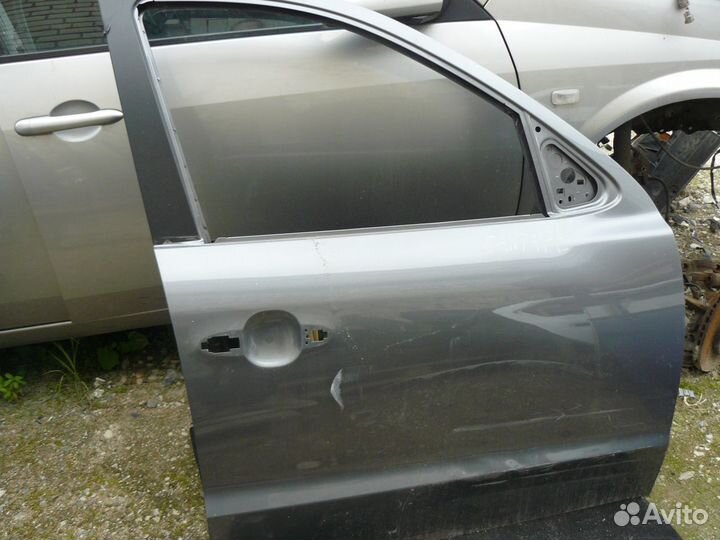 Дверь передняя правая Hyundai Santa Fe 05-12Г