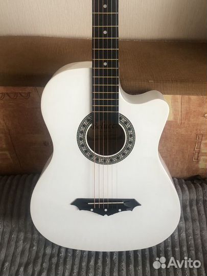 Гитара акустика новая