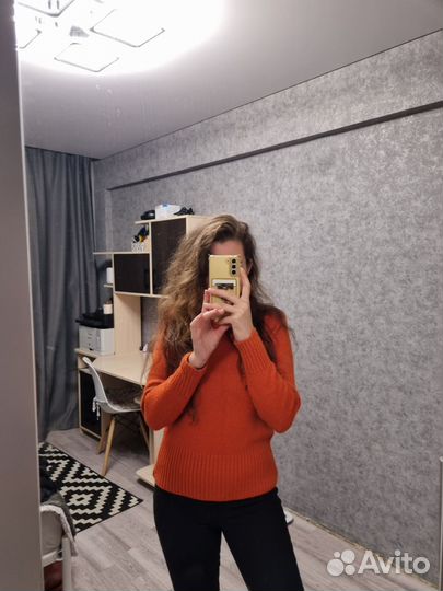 Свитер морковный