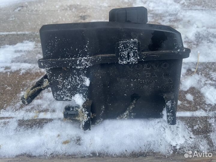 Бачок гидроусилителя руля Volvo S60 S80 Xc70 XC90