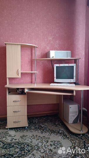 Компьютерный стол