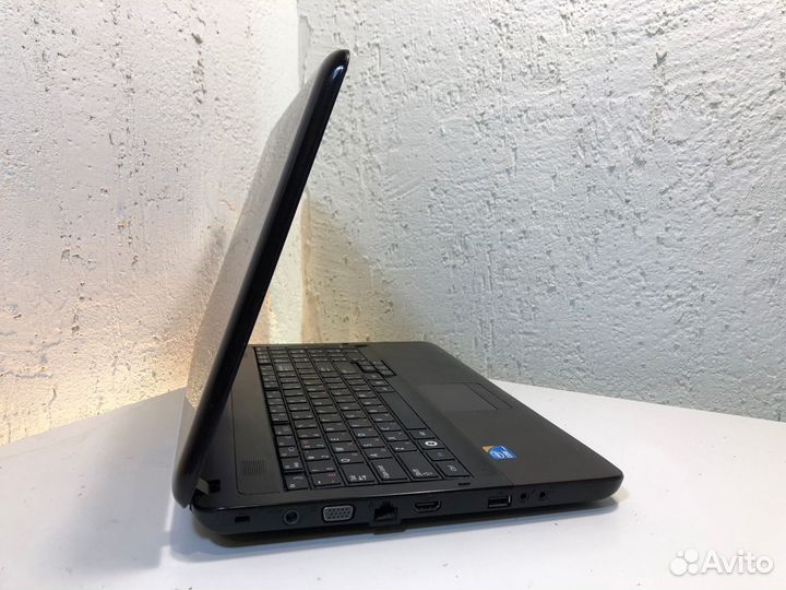 Ноутбук Samsung i3 370M / DDR3 4GB / 120GB SSD