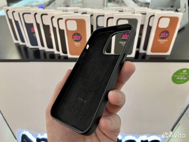 Чехол на iPhone Leather Case MagSafe