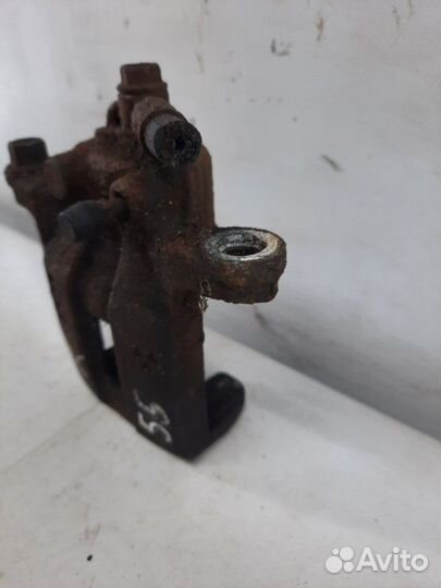 Суппорт тормозной задний правый Nissan X-Trail