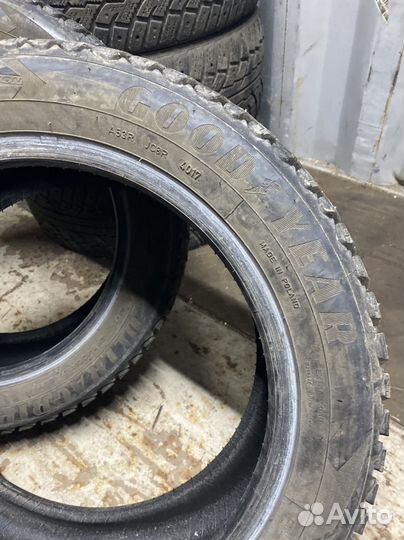 Goodyear UltraGrip 215/55 R17
