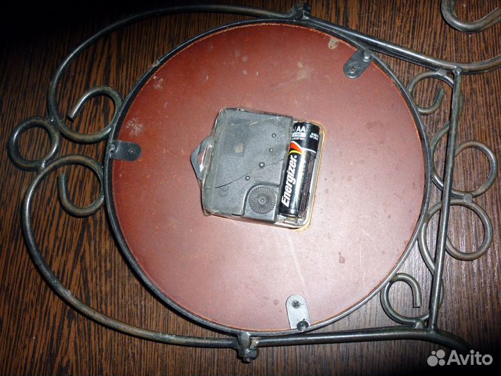 Часы в кованом корпусе, настольные