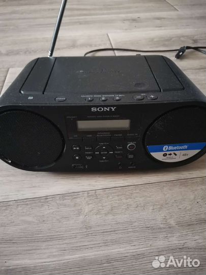 Бумбокс Sony ZS-RS60BT
