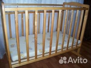 Детская кроватка с матрасом