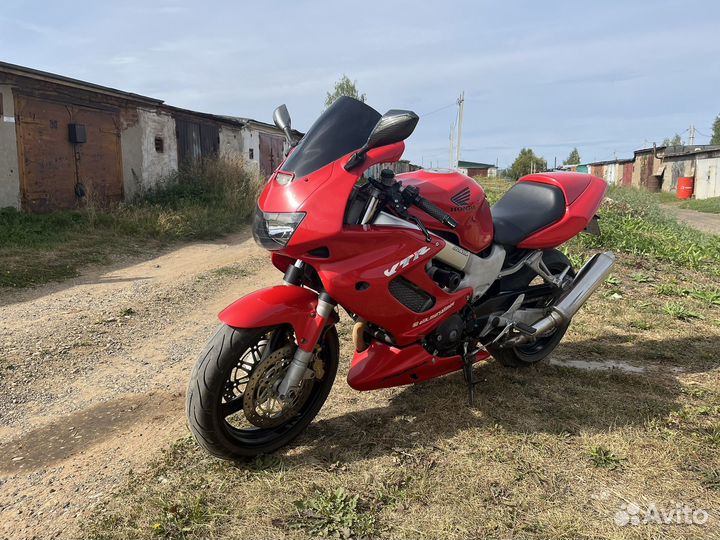 Продам Honda VTR 1000F