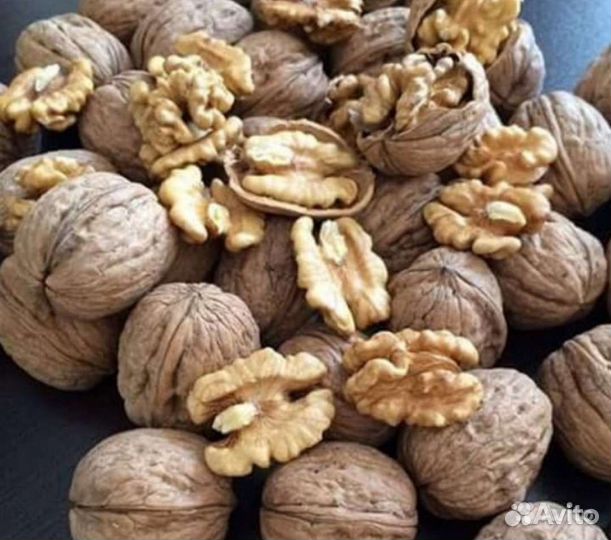 Грецкий орех в скорлупе