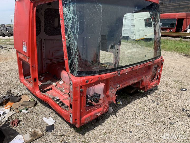 Четверть кабины передняя правая часть Renault T