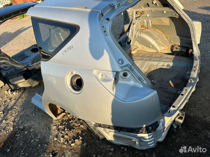Крыло заднее левое Toyota Caldina
