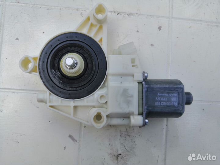 Мотор стеклоподъемника Mercedes Benz GLA X156 2017