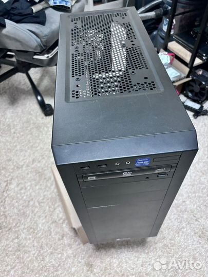 Корпус Corsair 200r