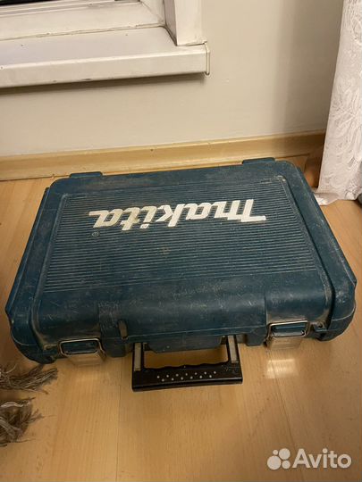 Шуруповерт макита