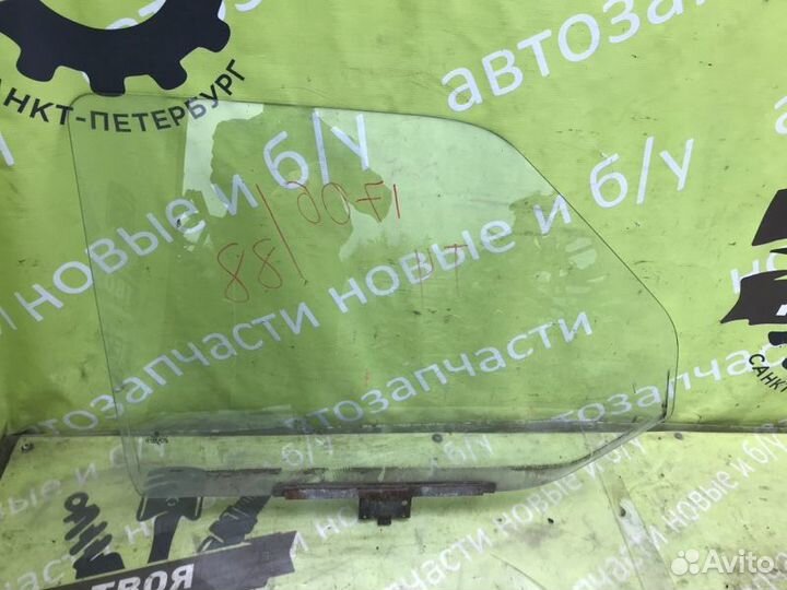 Стекло двери переднее правое Vw Transporter T4 AAB