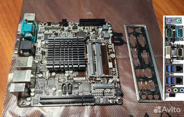 Материнская плата с процессором J1900 mini-itx купить в Москве ...