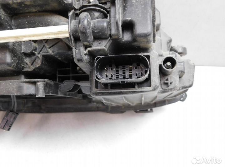 Фара левая Mercedes-Benz E-Class