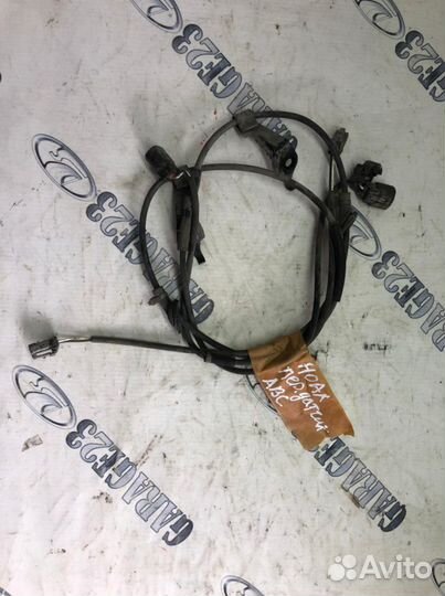 Передний датчик ABS Toyota noah