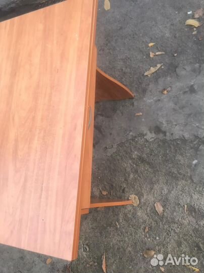 Кухонный стол