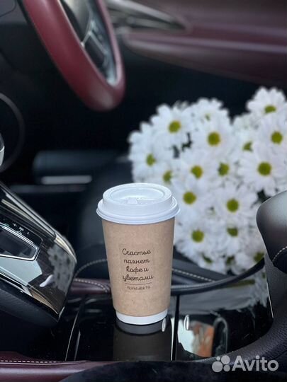 Букет цветов и кофе