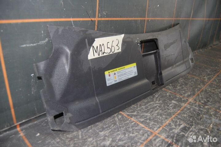 Кожух замка капота - Audi Q3