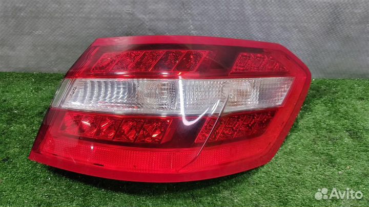 Фонарь задний правый Mercedes Benz E-class W212 2