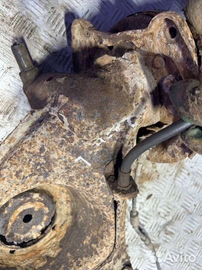 Рычаг задний левый Mitsubishi Space Wagon 2 1994