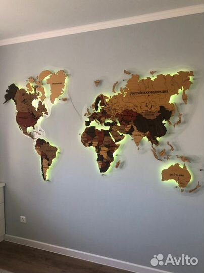 Карта мира из дерева