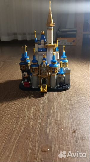Lego. Лего замок Дисней Микки Мауса