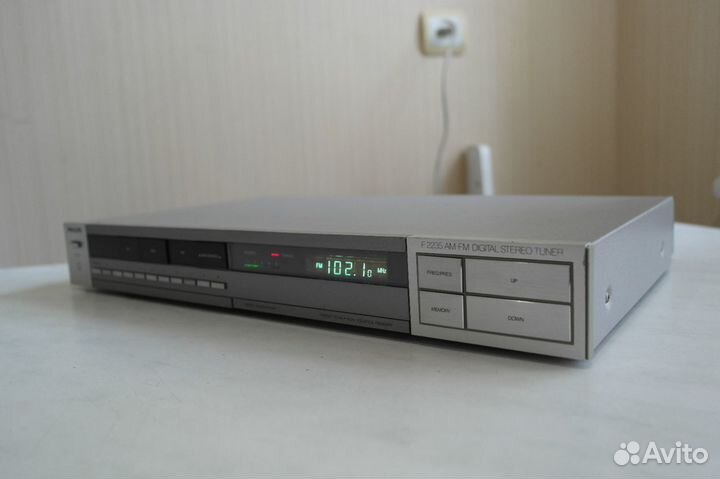 Тюнер Philips F 2235