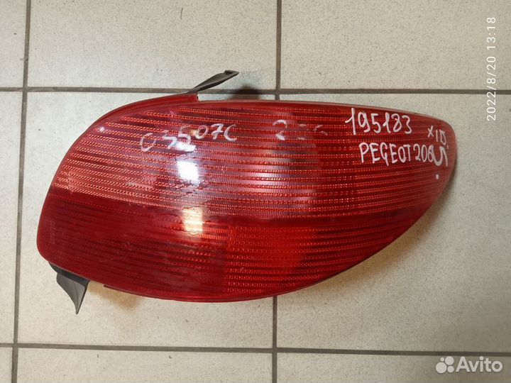 Фонарь задний наружный правый Peugeot 206