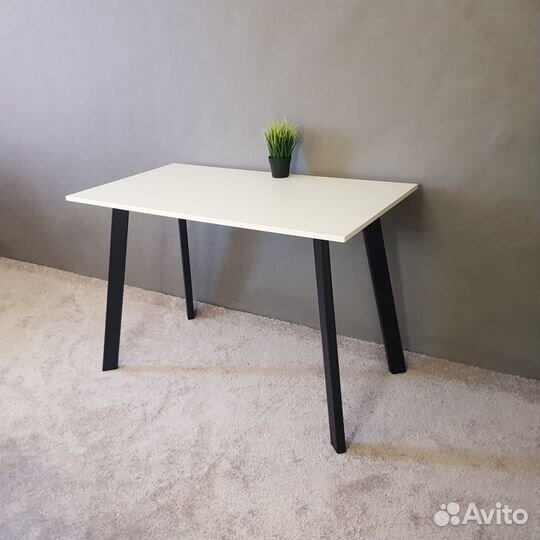 Письменный стол Ник 110*60 см. Черные ножки