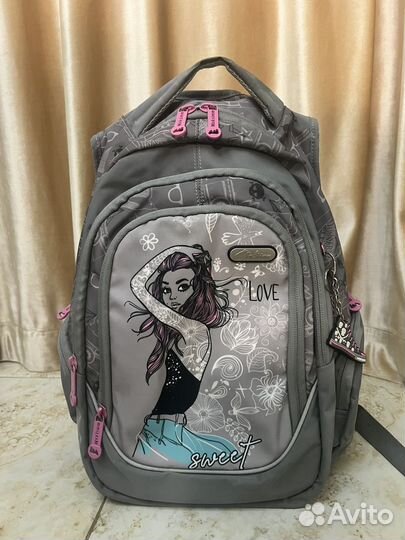 Рюкзак школьный