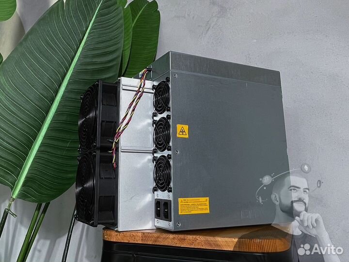 Antminer L7 9050M miner