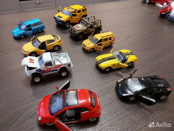 Машинки металлические