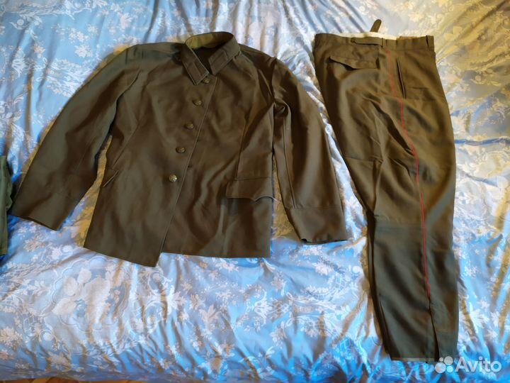 Летняя повседневная форма вне строя офицеров и сер