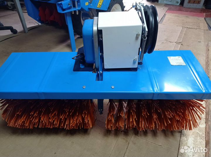 Мотоблок Нева мб 2, с щеткой и снегоуборщик