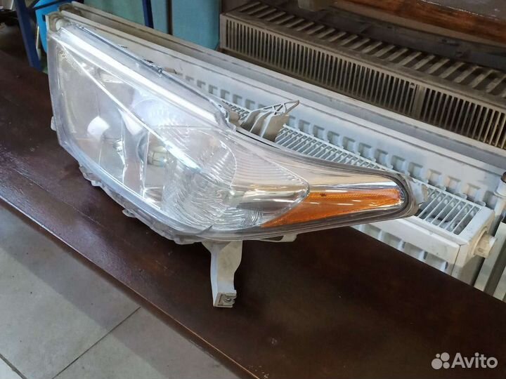 Фара левая Toyota Highlander 2 рестайлинг