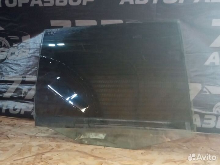 Стекло заднее правое Skoda Octavia A4 универсал