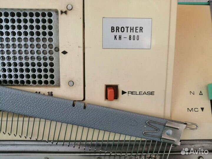 Двухфонтурная вязальная машина brother kh-800