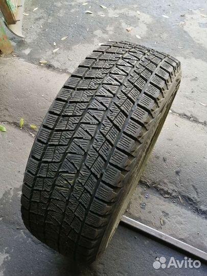 Bridgestone Blizzak DM-V1 245/65 R17
