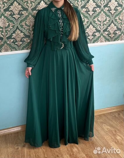 Вечернее платье в пол 42 44 зеленое