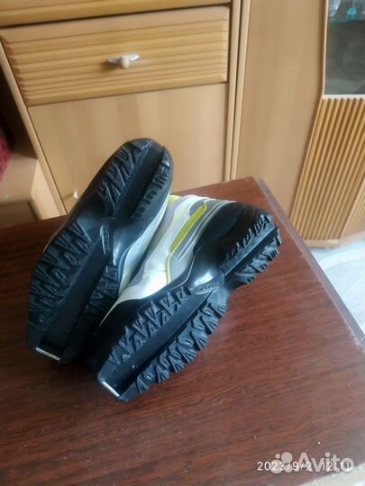 Ботинки лыжные